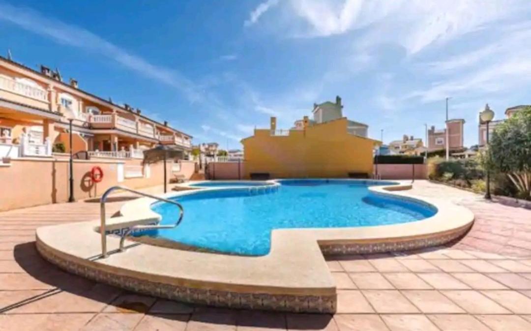 Bungalow Adaptado, Terraza Muy Grande Y Soleada. 格兰阿利坎特 外观 照片